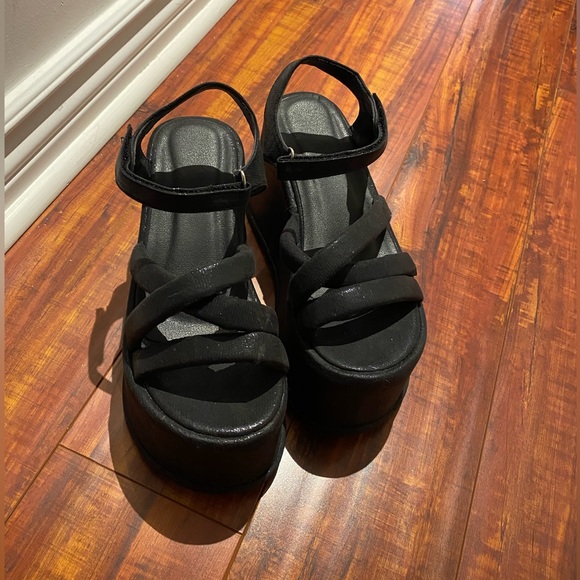 Super cute trending unique platform sandals - Picture 7 of 9